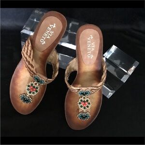 $65 NEW Via Veneto Italian embellished sandals 9